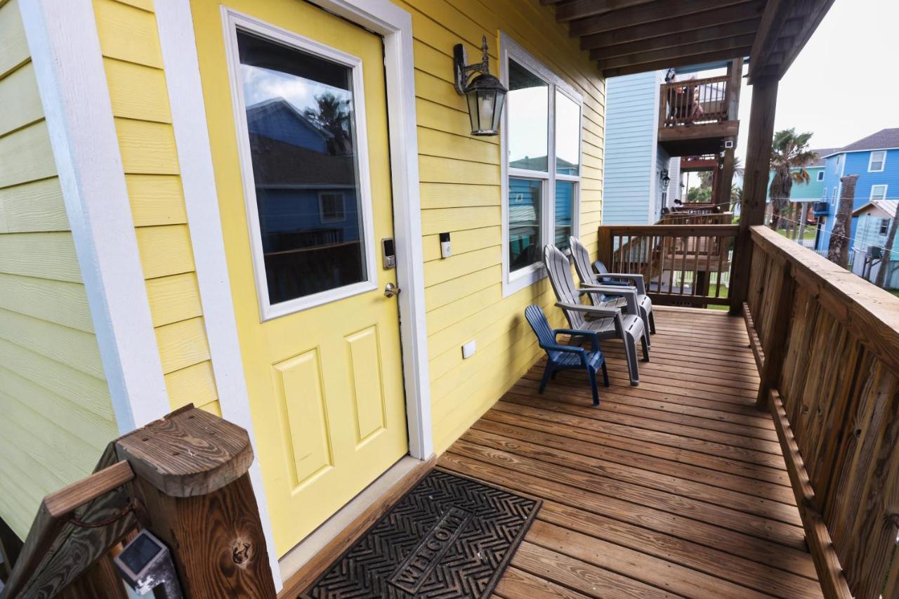 Yellow Beach Haven, Decks, Views, Mere Steps To Sand Galveston Exterior foto