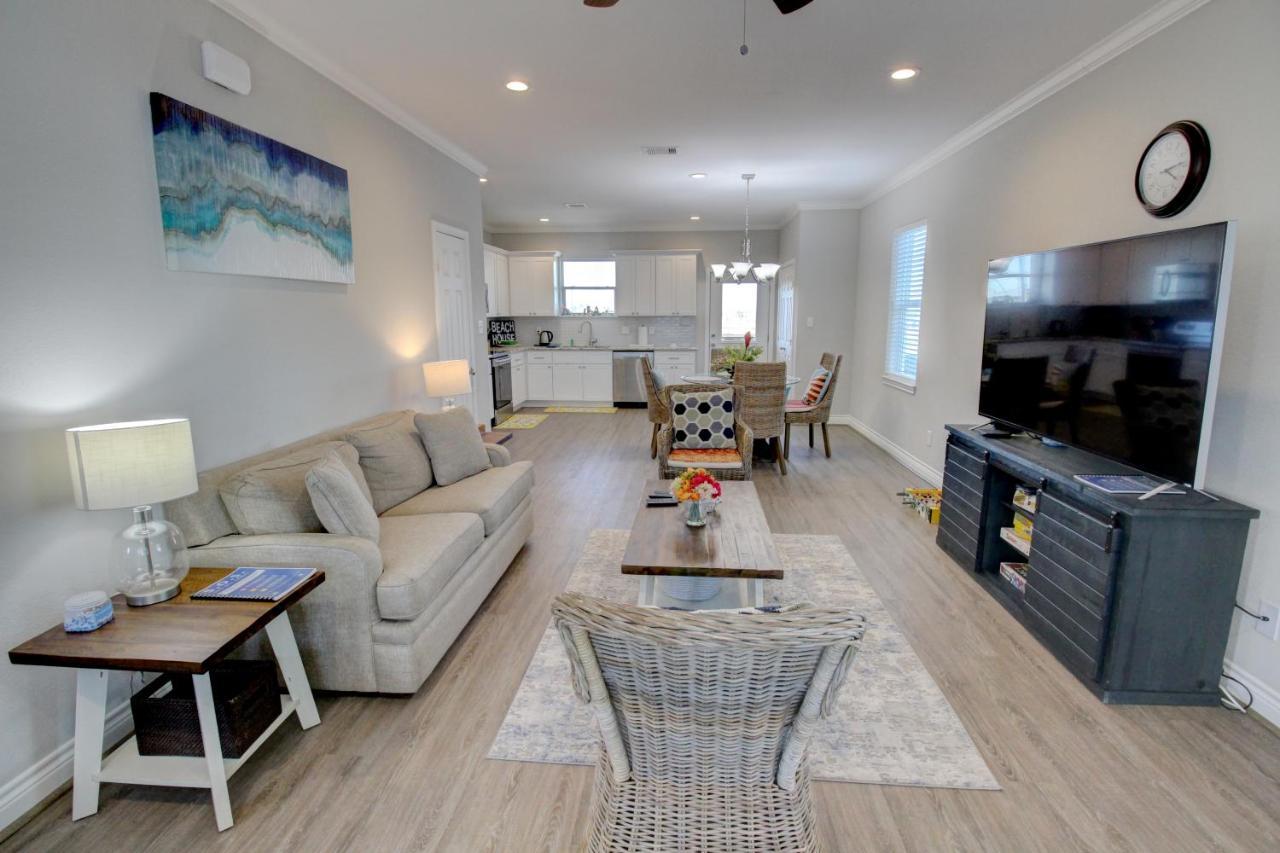 Yellow Beach Haven, Decks, Views, Mere Steps To Sand Galveston Exterior foto